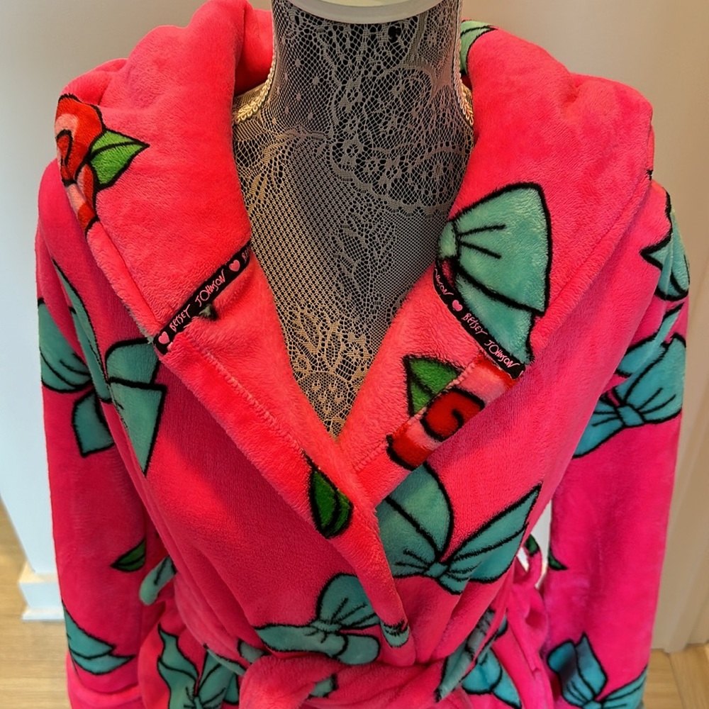 Betsy Johnson Robe - Picture 2 of 4